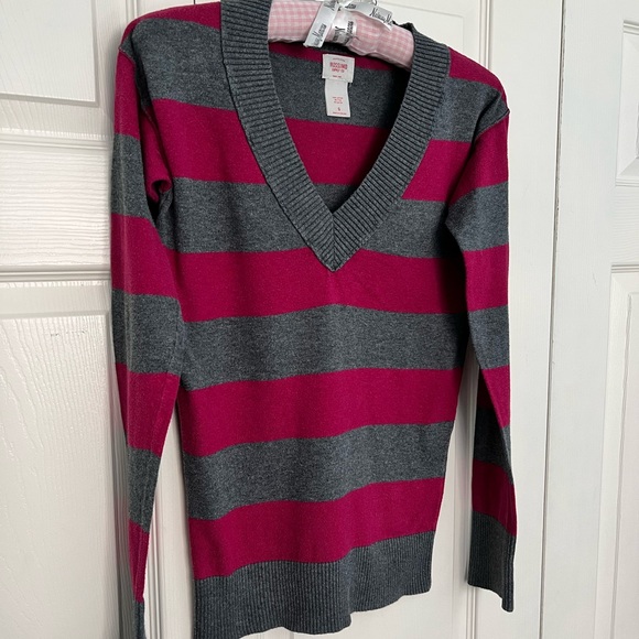 Mossimo Gray & Pink Striped V-Neck Sweater - Picture 2 of 9